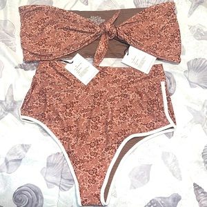 Acacia Baker Top & Olive Bottom